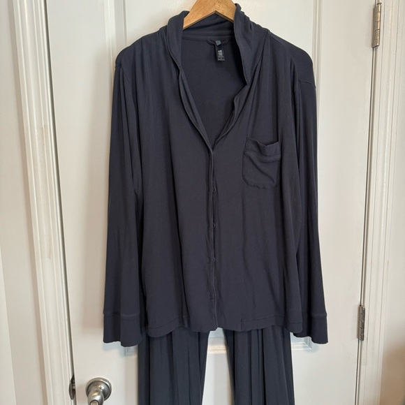 SKIMS Other - SKIMS SOFT LOUNGE PAJAMA SET - GUNMETAL GREY